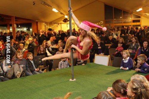 What a speical Christams party for kids!