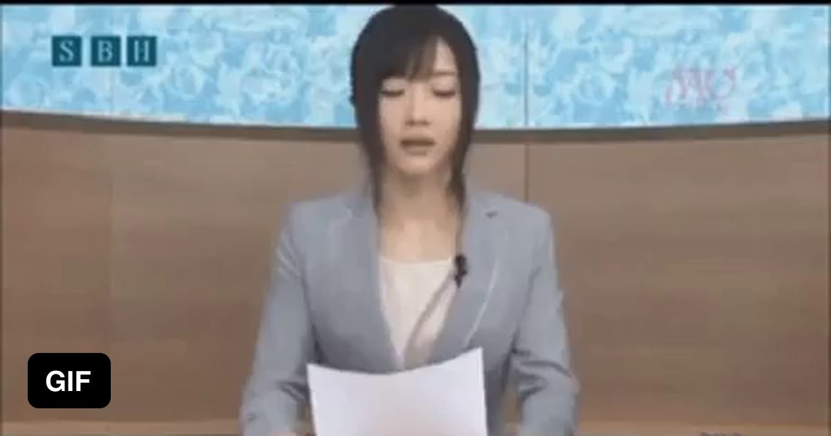 Asian news reporter cumed on wile reporting the news