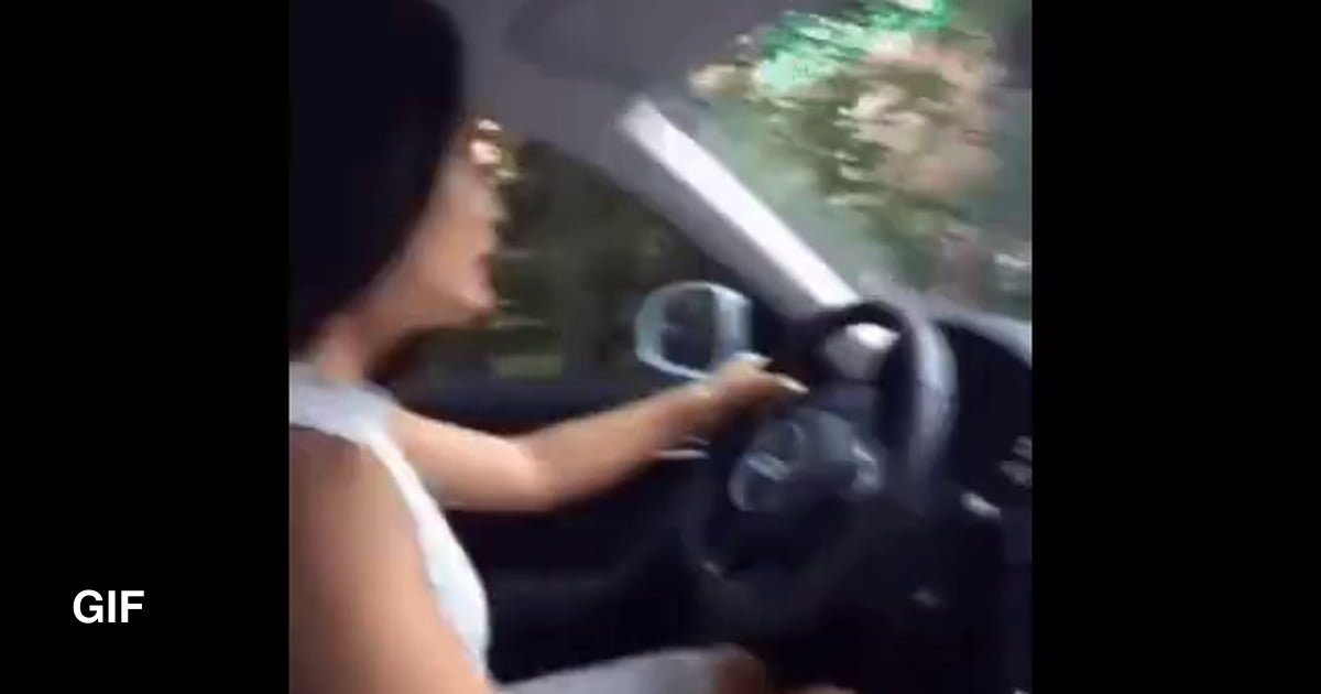 Худая авто леди в интимном видео оседлала киской рукоятку переключения скоростей