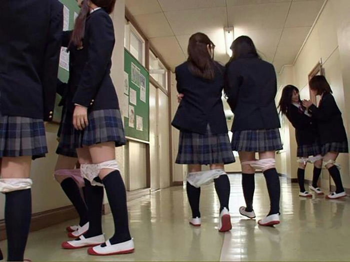 На курсах актеров происходит японский секс групповой