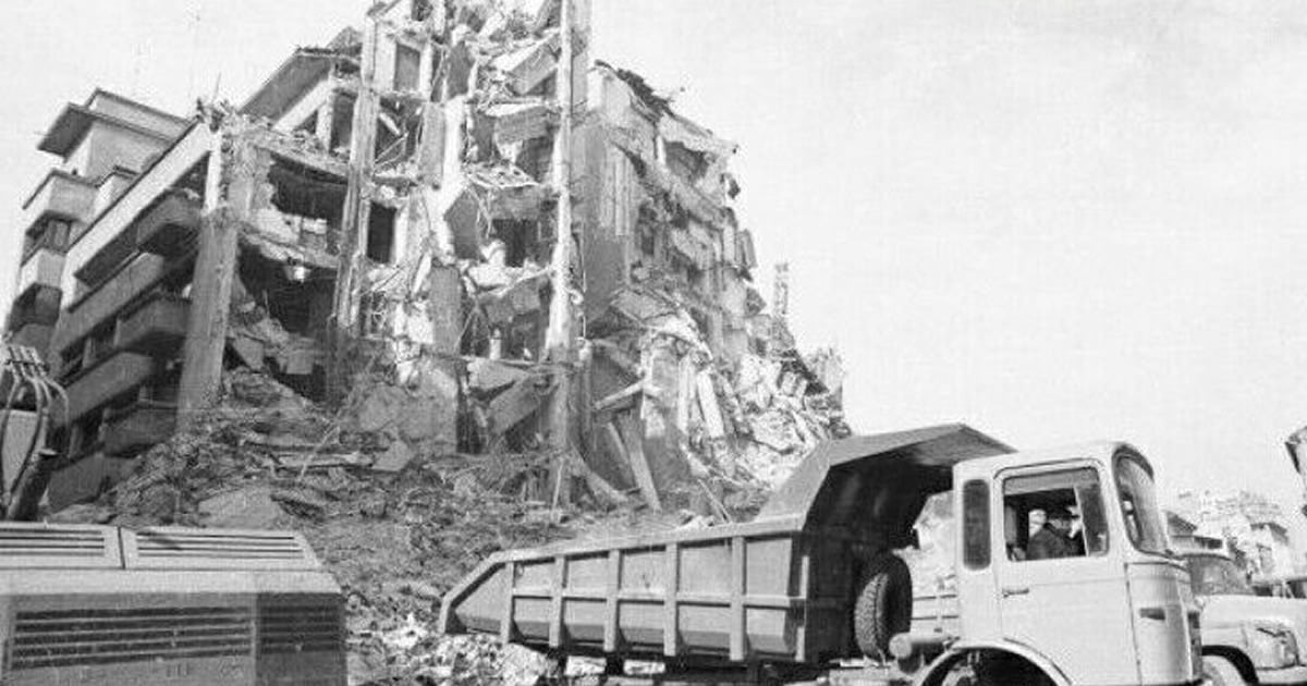 History in pictures Part 3 1977 earthquake in Romania 9GAG