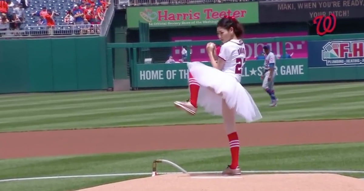 Throwing like a girl... 9GAG