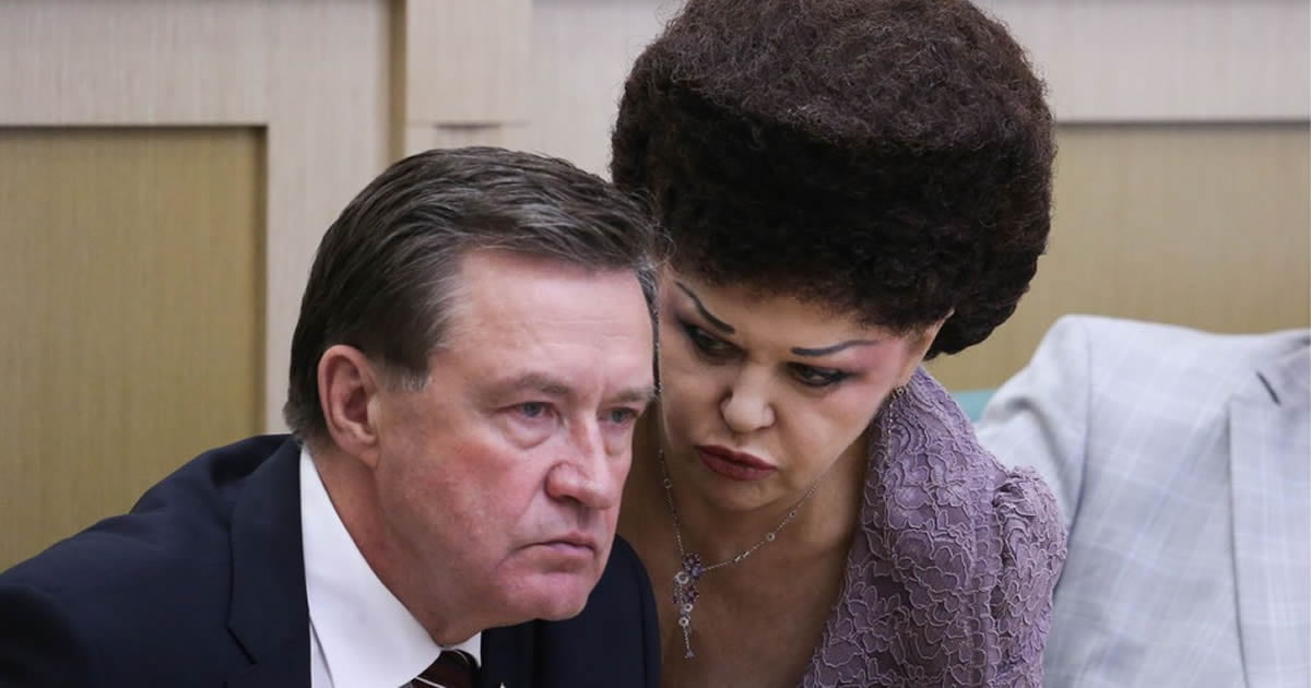 Петренко депутат прическа фото No One Can Unsee This Russian Senator's Enormous, Gravity-Defying Hairdo - 9GAG