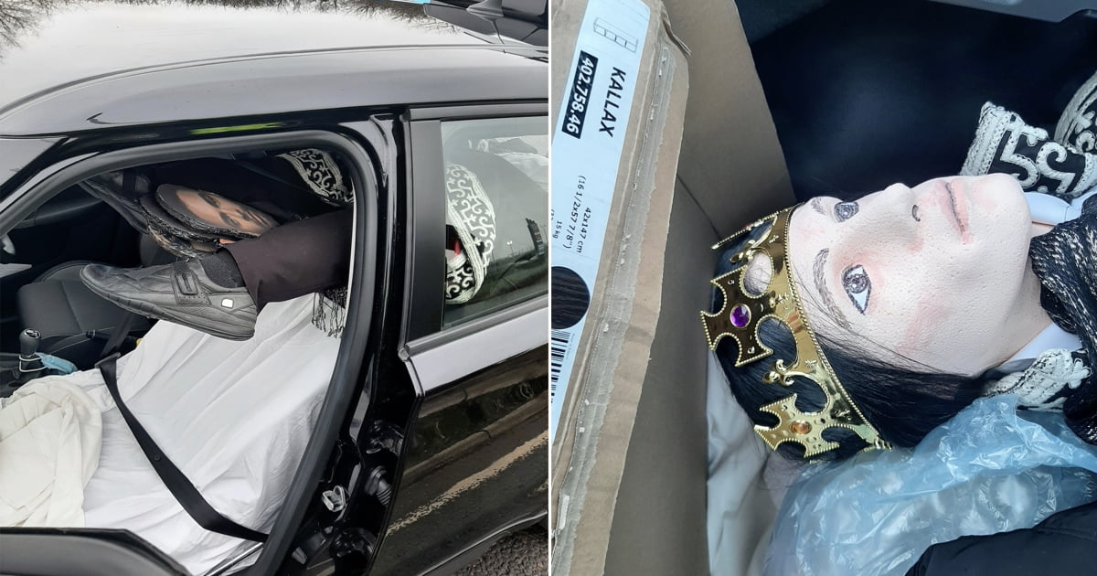 Mannequin In Car Mistaken For A Dead Body - 9GAG