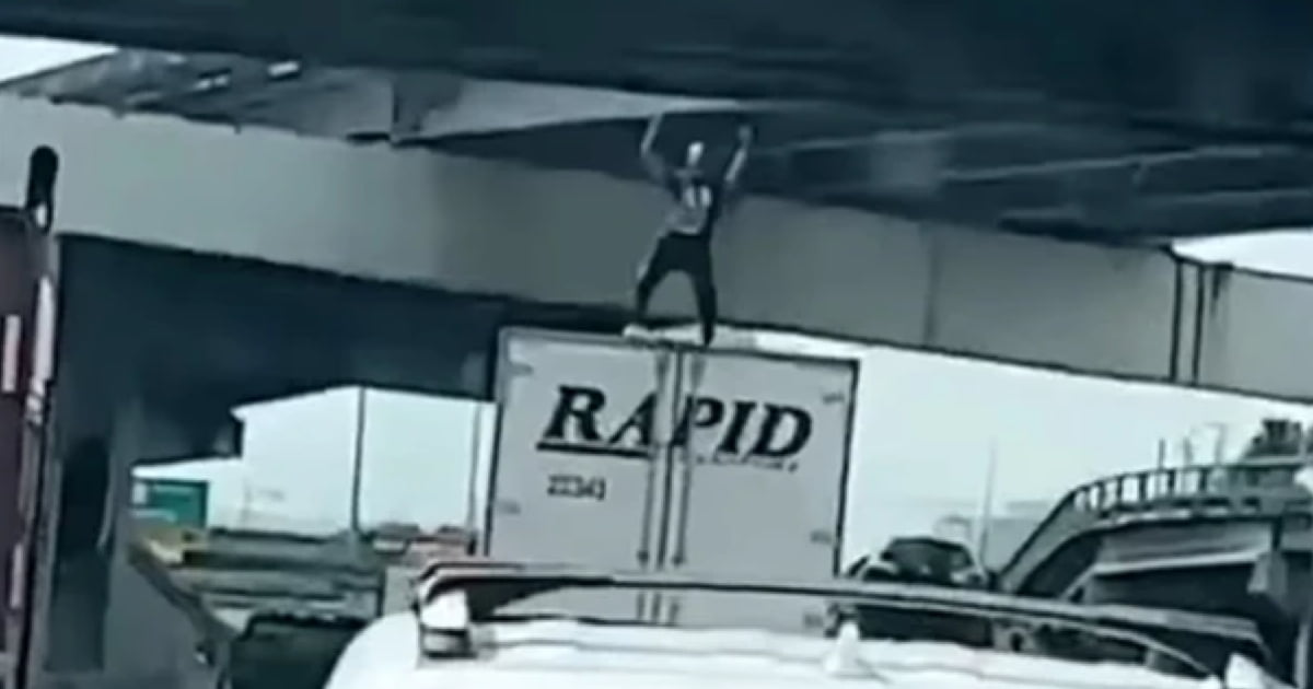 Man Dancing On Top Of Truck Dies After Hitting Bridge - 9GAG