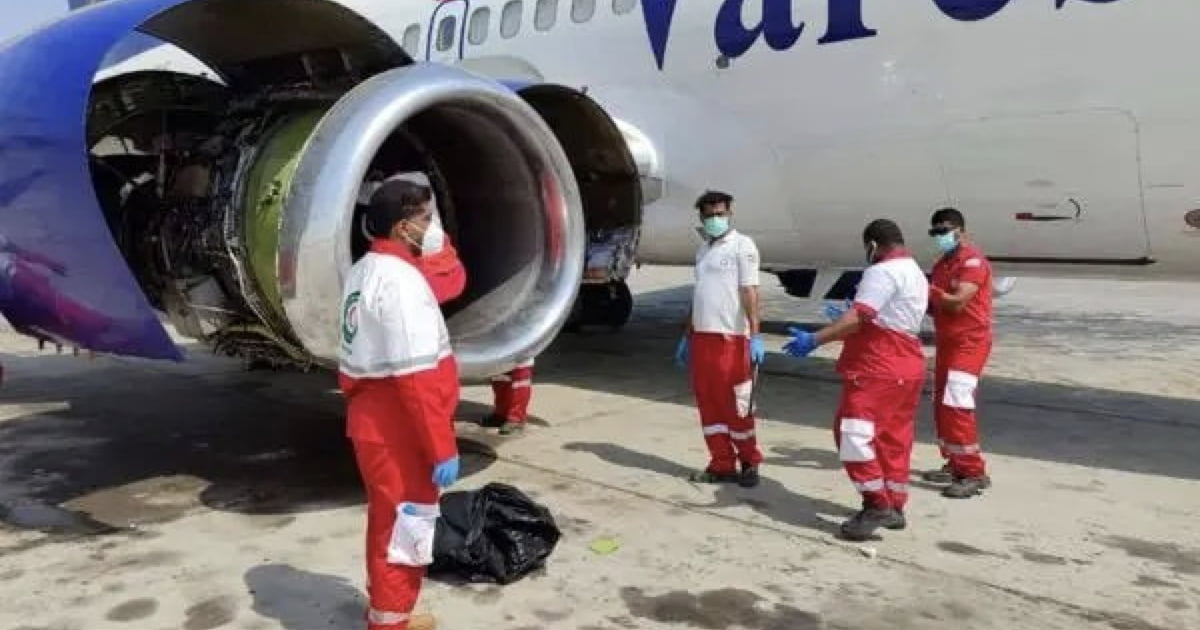 Man Sucked Into Engine And Killed While Working On Boeing Plane - 9GAG