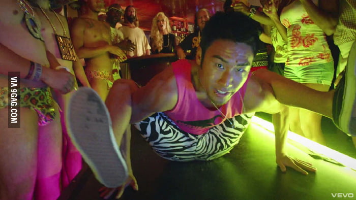 Dancing Asian Level - 9GAG