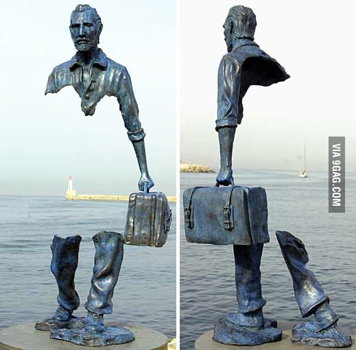 9gag sculpture