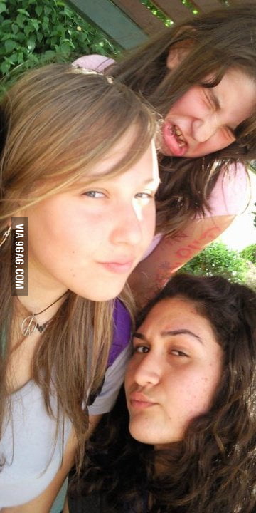 Epic photobomb - 9GAG