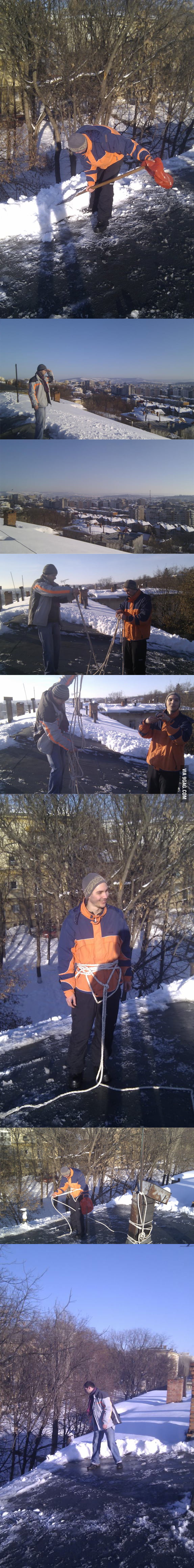 How NOT to Shovel Snow Off a Roof (true story) 9GAG