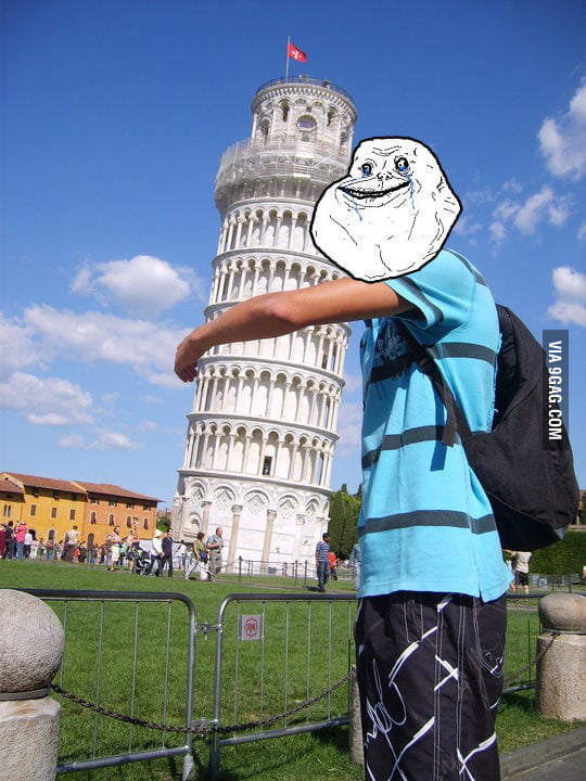 Forever alone hug level: Leaning Tower of Pisa - 9GAG