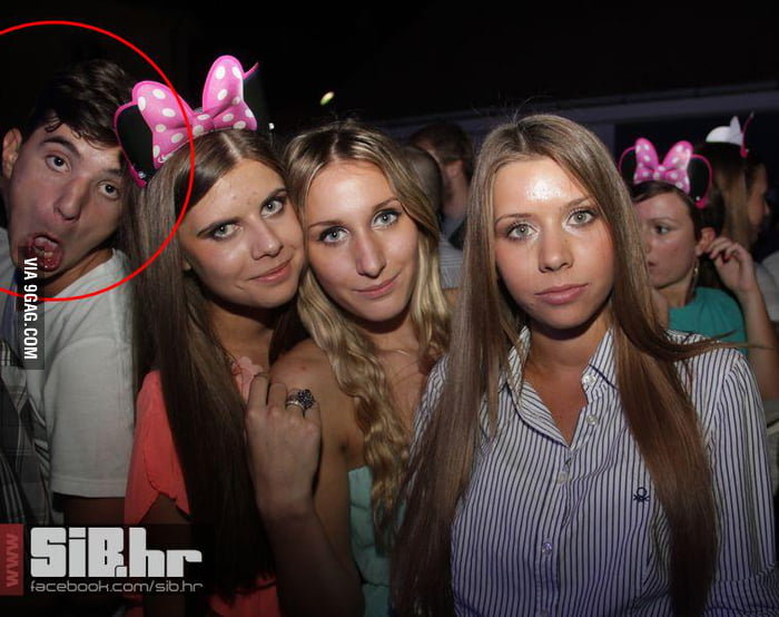 Photobombing 9gag 0991