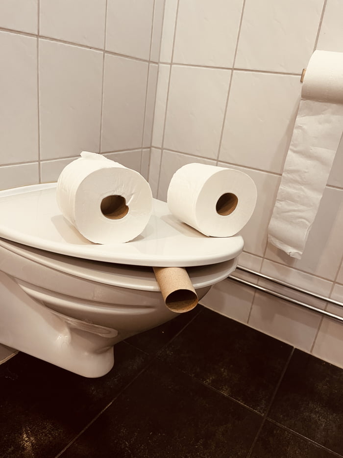 Toilet frog 9GAG