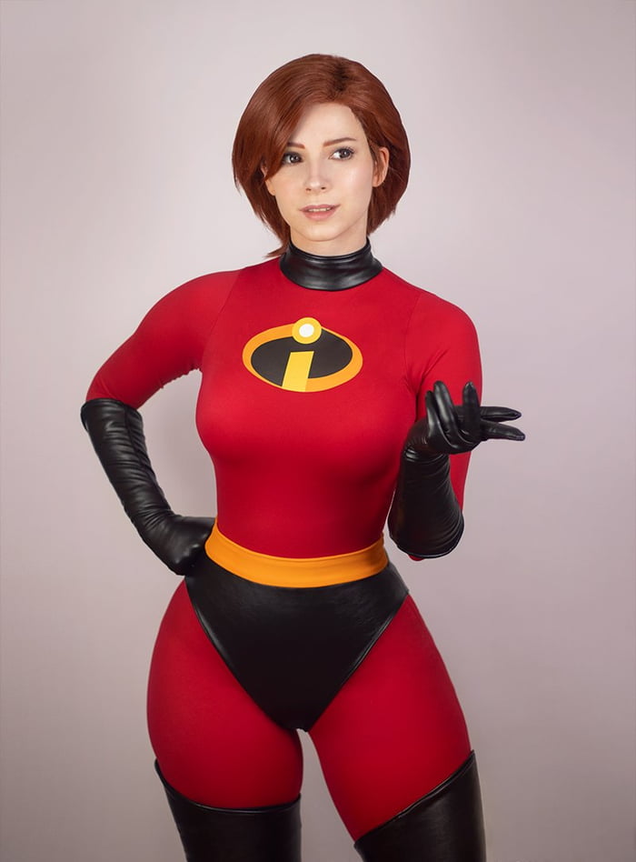 Incredible Elastigirl Cosplay EnjiNight 9GAG Incredible Elastigirl Cosplay EnjiNight 9GAG