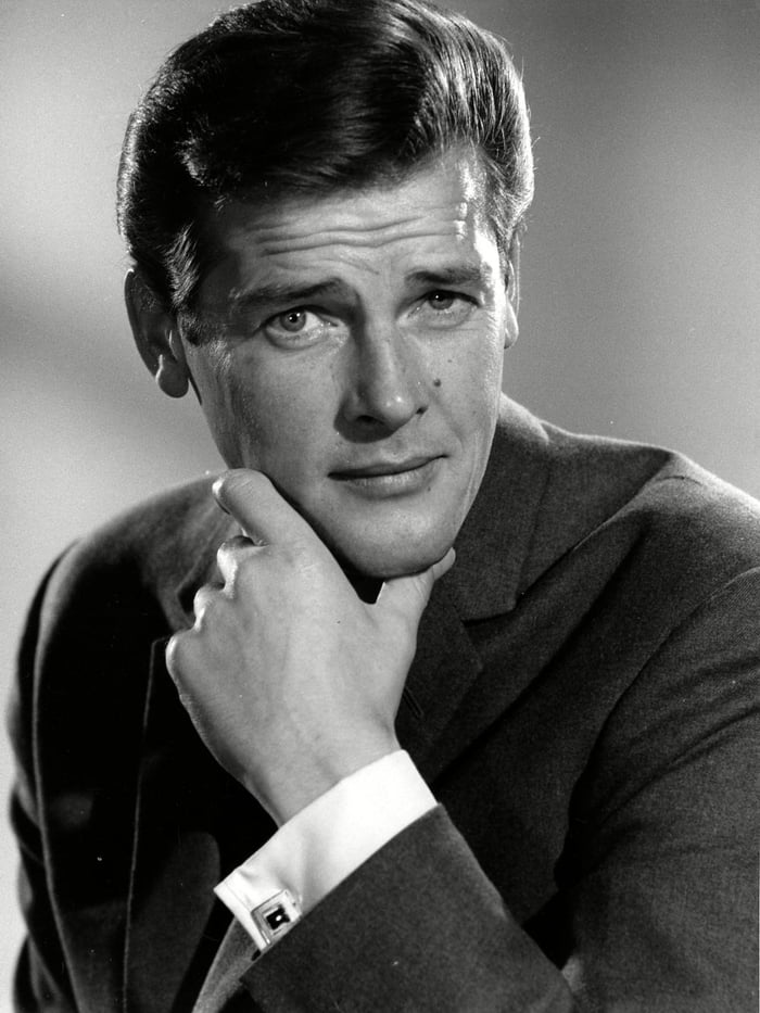 1964 Roger Moore ('The Saint') - 9GAG