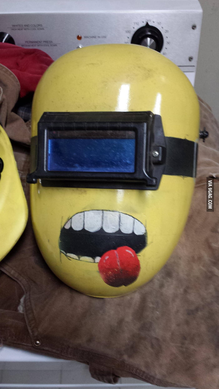 1,152 points - Minion Welding Mask - 9GAG has the best funny pics, gifs, vi...
