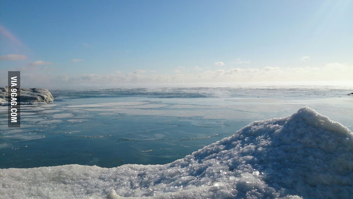 What lake Ontario looks like during the Winter - 9GAG