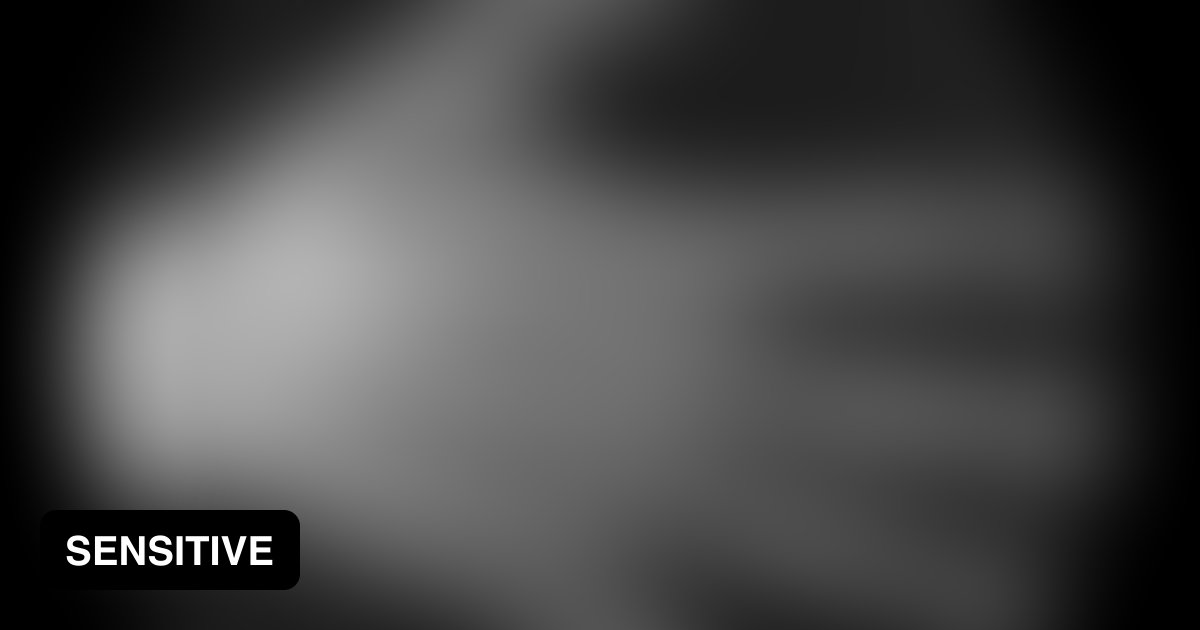 My naked gf stretching - 9GAG