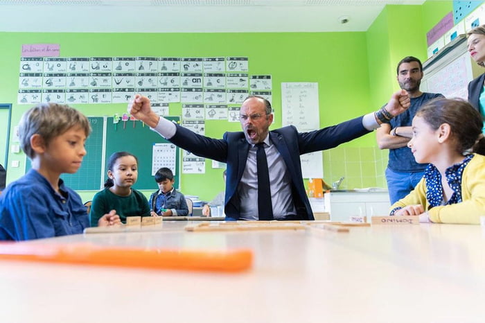 French Prime Minister Edouard Philippe Defeats Children In A Game Of Dominos During A Visit To A School July 2020 9gag
