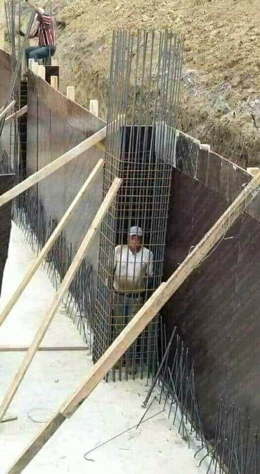 A Rare Photo Of Wall Maria Being Built 9gag