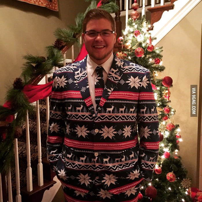 Bought myself an ugly Christmas suit. What do you guys think!? - 9GAG