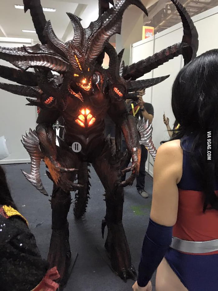 Prime Evil Diablo Cosplay. This was all EVA foam. *bows down* - 9GAG