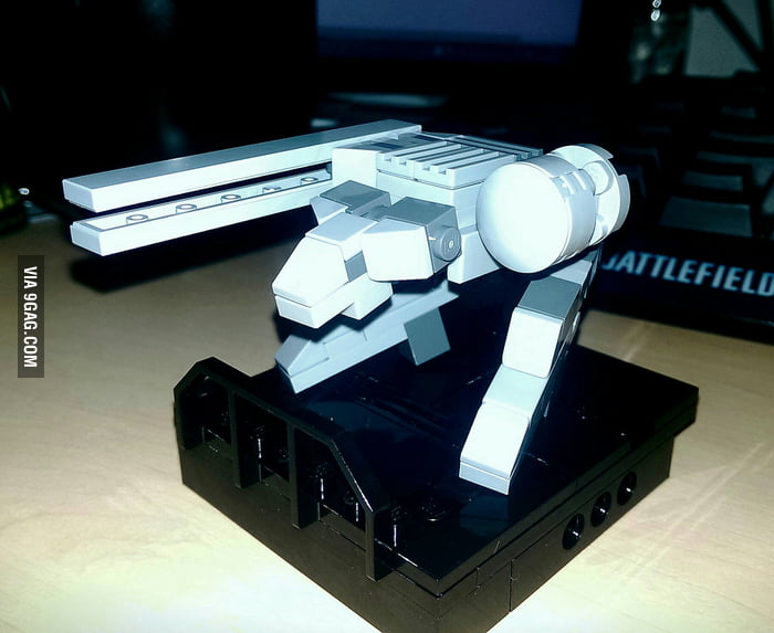 Mini Lego Metal Gear Rex 9GAG