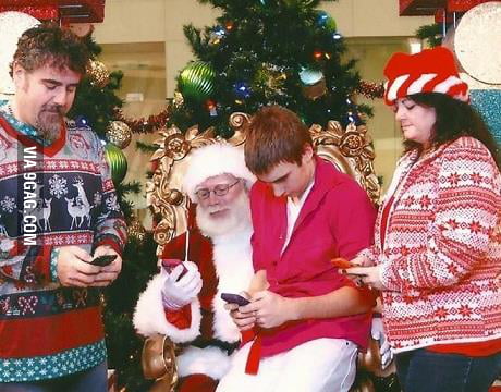 This years' Christmas card photo - 9GAG