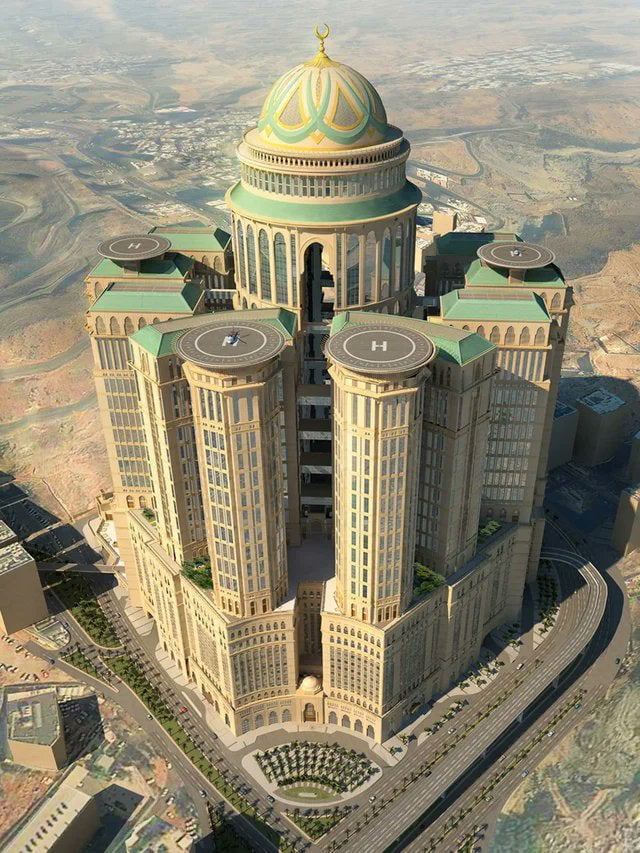 the-largest-hotel-in-the-world-with-a-staggering-10-000-rooms-is