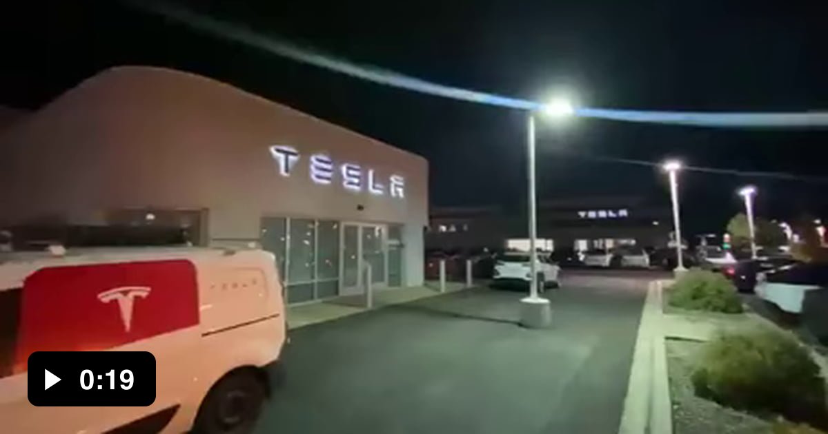 Tesla fleet: Updating software - 9GAG