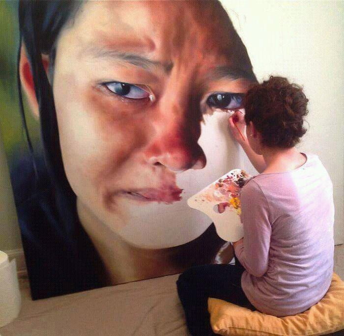 Girl Performing A Hyper Realistic Painting 9gag