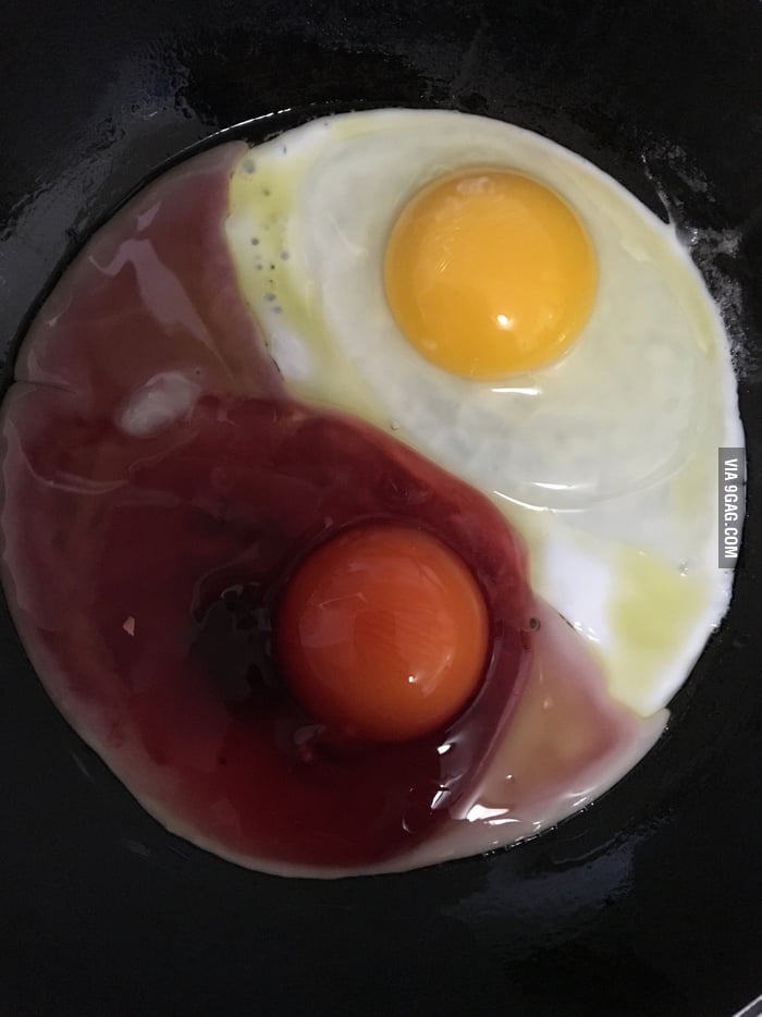 I think my eggs are trying to tell me Happy Halloween. - 9GAG