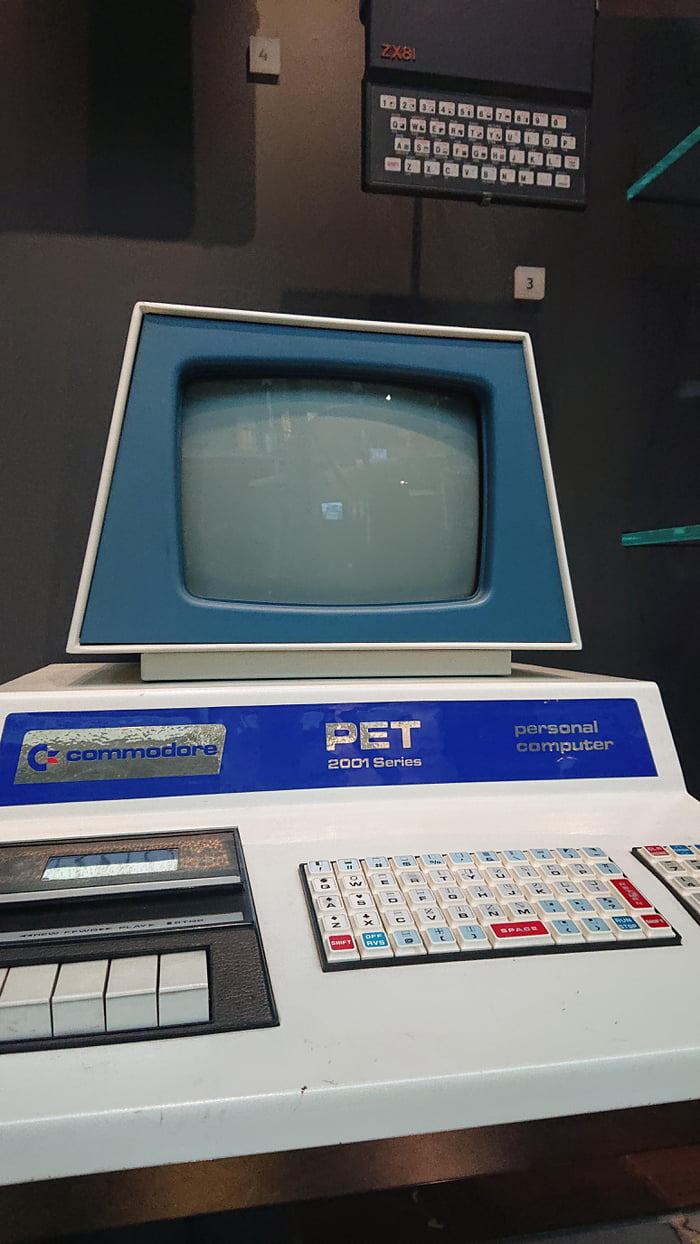 A perfect condition 1980s computer - 9GAG