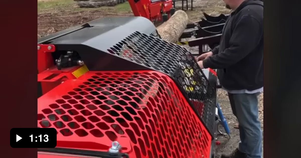 the-way-this-machine-cuts-chops-and-sorts-firewood-9gag