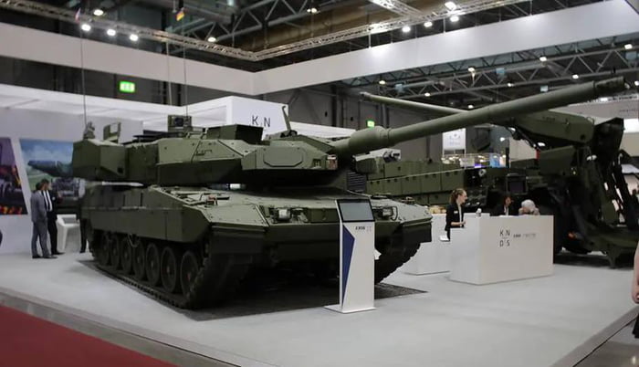 First picture of the new Leopard 2A8, it will have a new composite ...