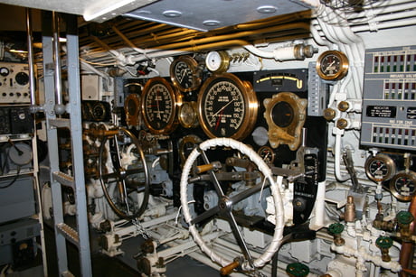 Us 1942 World War Ii Submarine Control Room 9gag