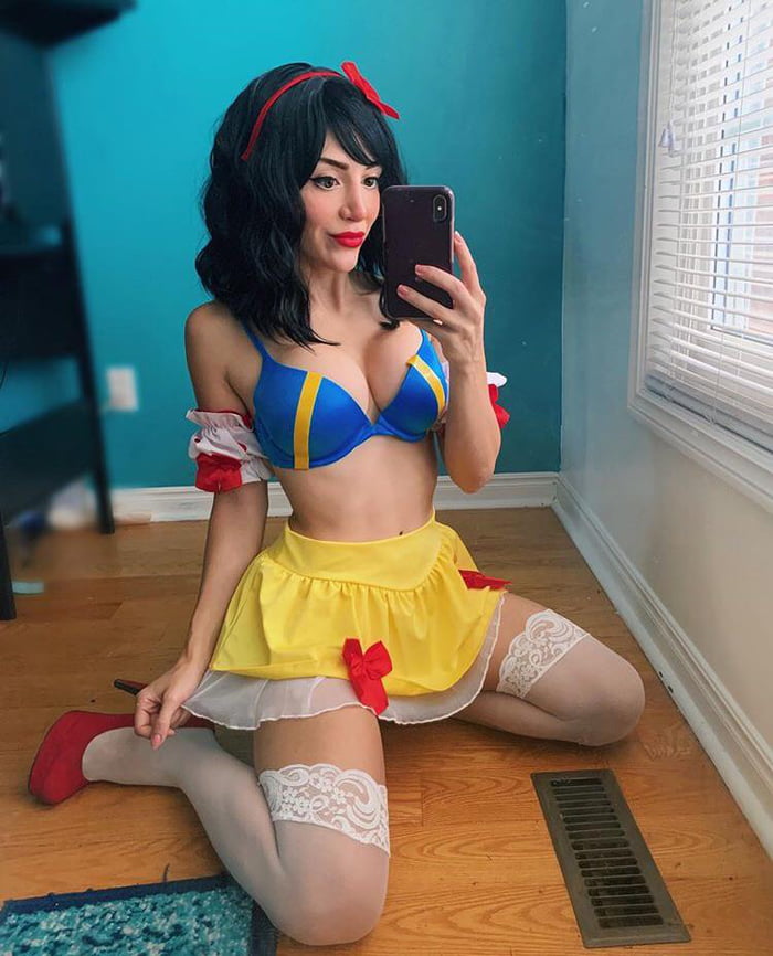Snow White by @lisa.mancinerh - 9GAG