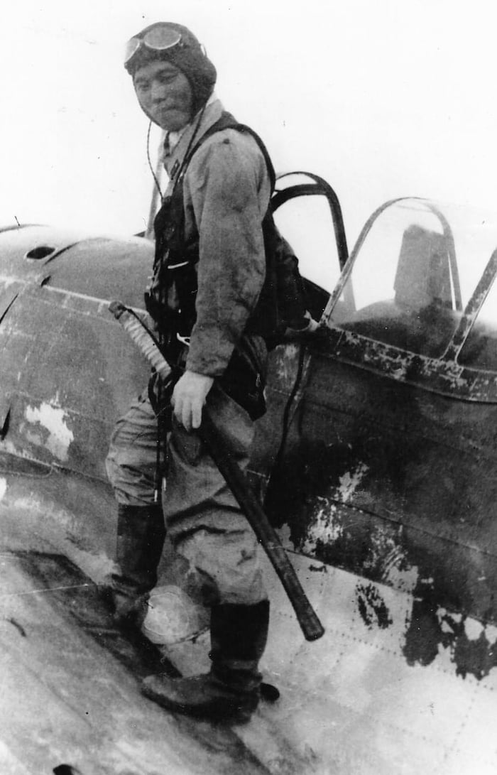 IJAAF Lt. Yohei Hinoki boarding his Nakajima Ki-43-Ic of the 68th ...
