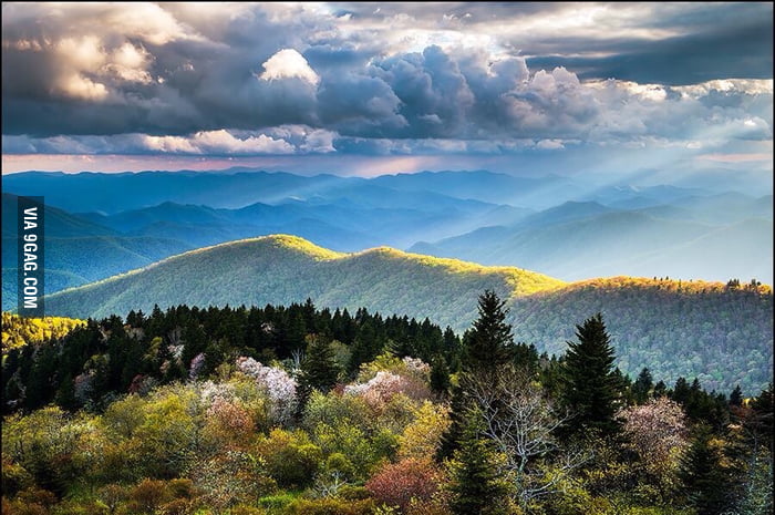 Blue Ridge Mountains of North Carolina. - 9GAG