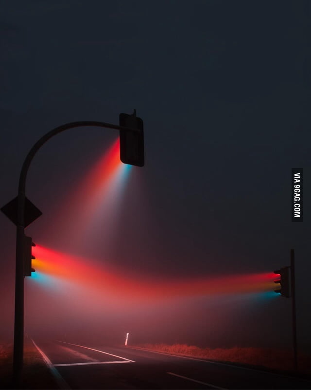 Time lapse of traffic lights in the fog - 9GAG