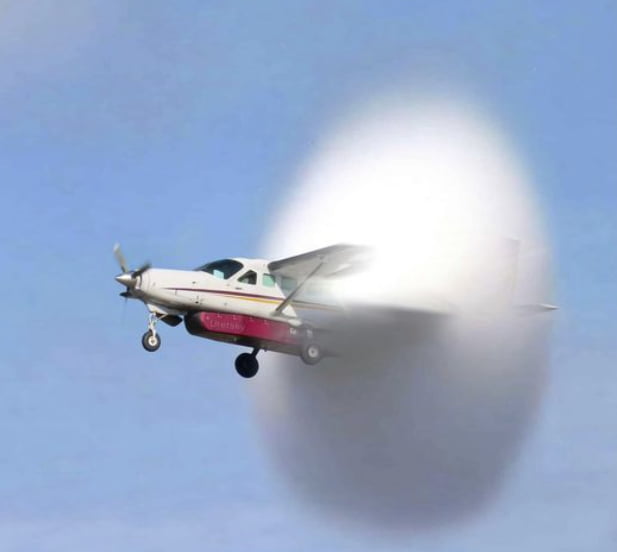 This Cessna Caravan Equipped With Uretzky Lervin Propellant Breaking