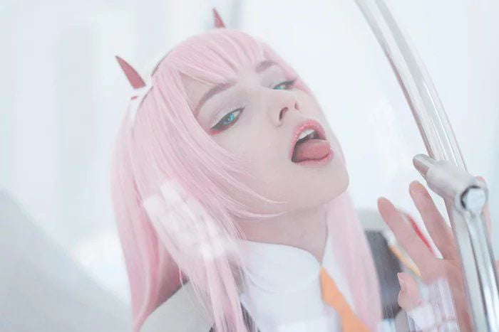 Zero Two Cosplay Gag