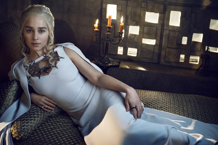 Emilia Clarke In Game Of Thrones 9GAG