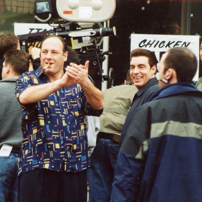 Jimmy Gandolfini and Steven Van Zandt on set of The Sopranos (2000) - 9GAG