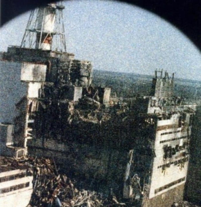 The first photograph of the Chernobyl nuclear power plant after the ...