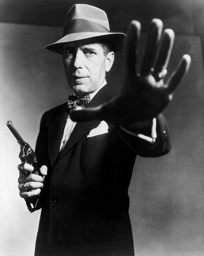 Humphrey Bogart, 1946, publicity photo for The Big Sleep - 9GAG