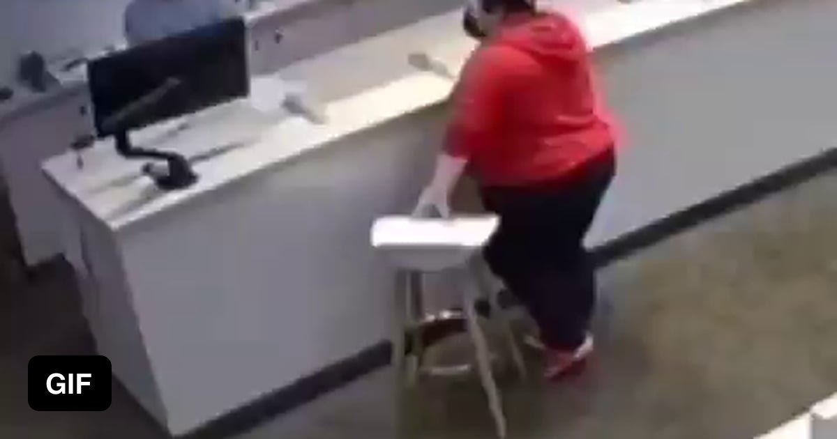 We running out of chairs lady!! 9GAG