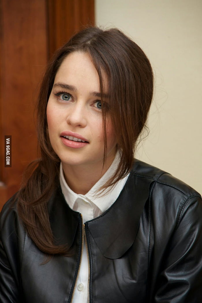 Emilia Clarke 9gag