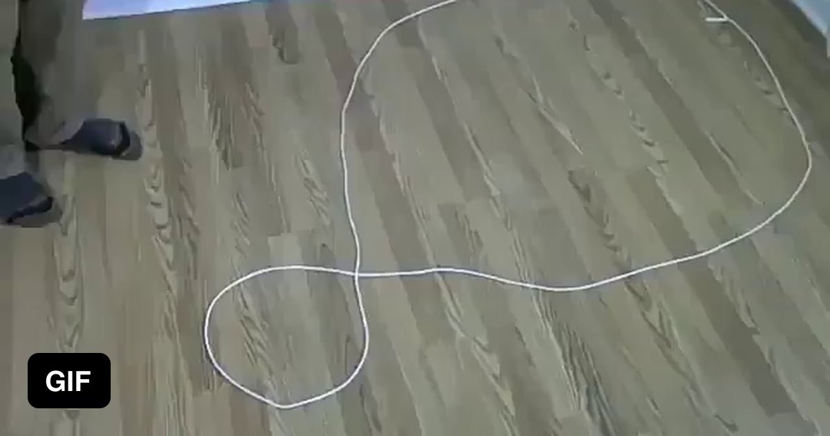 This is how to make a rope bucket handle knot 9GAG