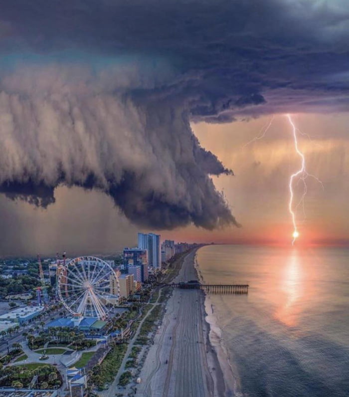 Thunderstorm over Myrtle Beach, South Carolina 9GAG